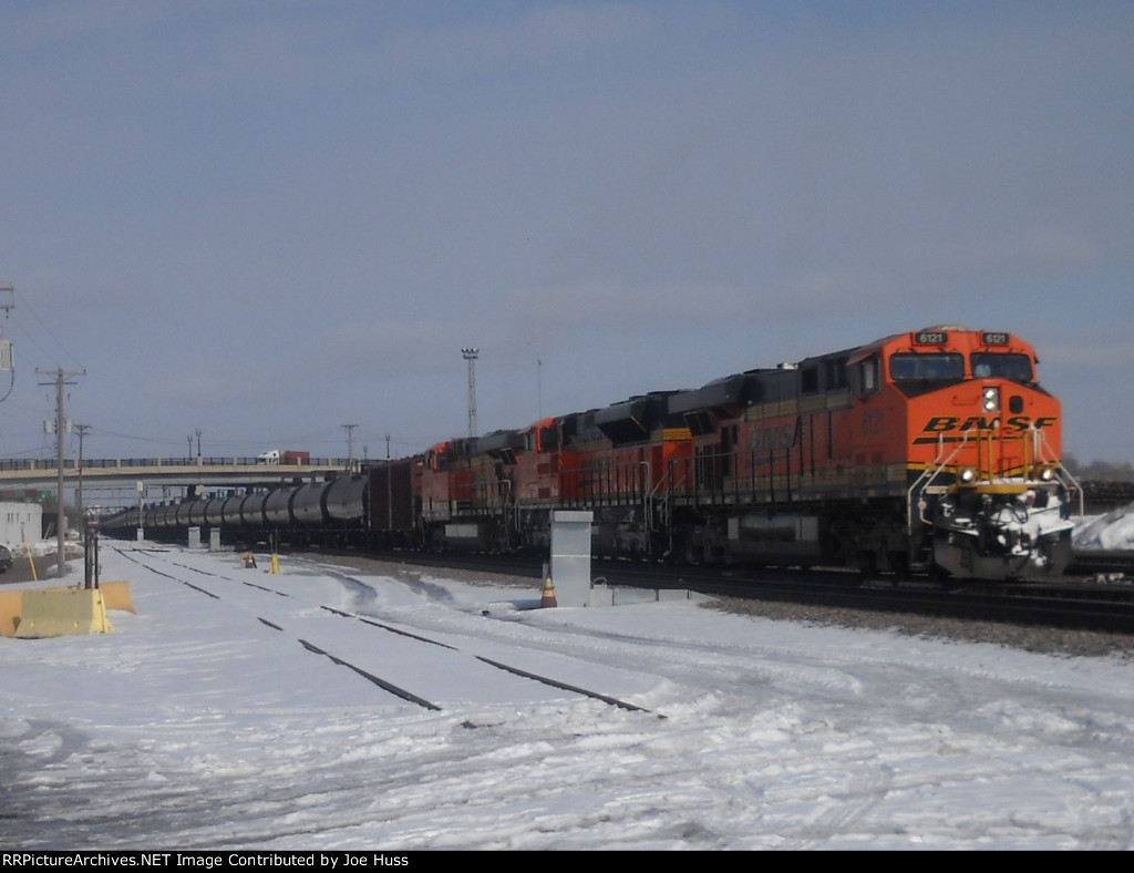 BNSF 6121 East